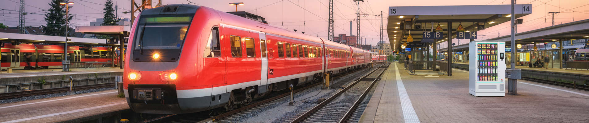 Verkaufsautomat am Bahngleis