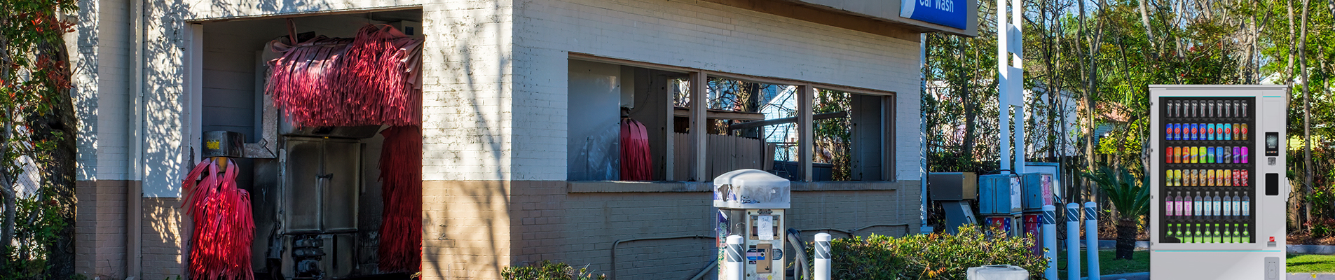 Ein Automat an einer Waschstraße